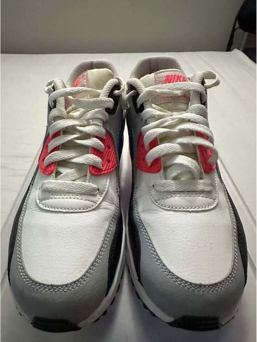 Nike Air Max 90 sneakers Leather Photo Pink Used Like New mens size 7 $50